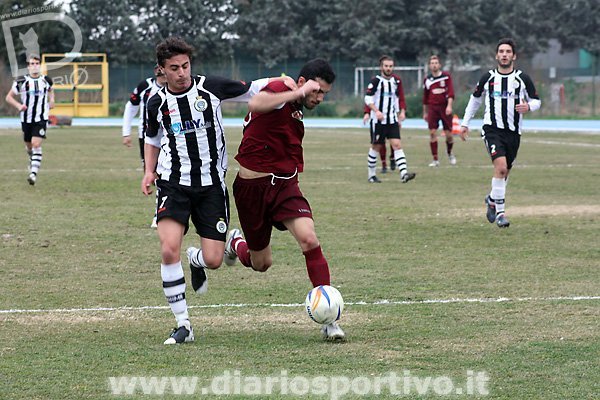 Petroni ostacola Luca Caboni